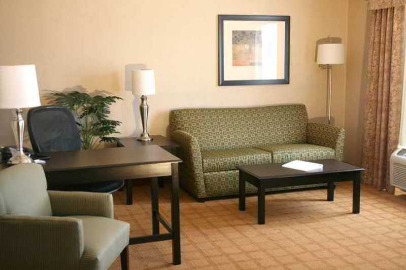 Hampton Inn & Suites Chicago/Saint Charles Room photo